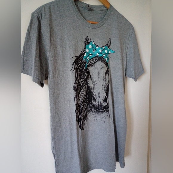 Gray Graphic Horse Design T-shirt Size Medium NWOT - Picture 6 of 9